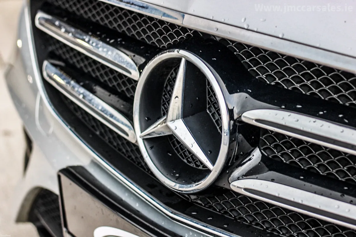 2019 MERCEDES-BENZ E220 AMG LINE - Image 3