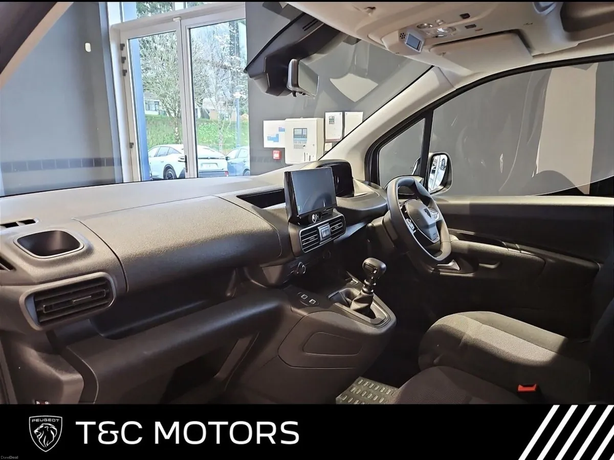 Peugeot Partner Professional Premium - Huge Spec 5 - Image 4