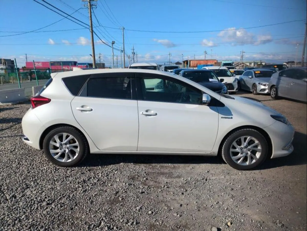 Toyota Auris 1.8 Hybrid - Image 4