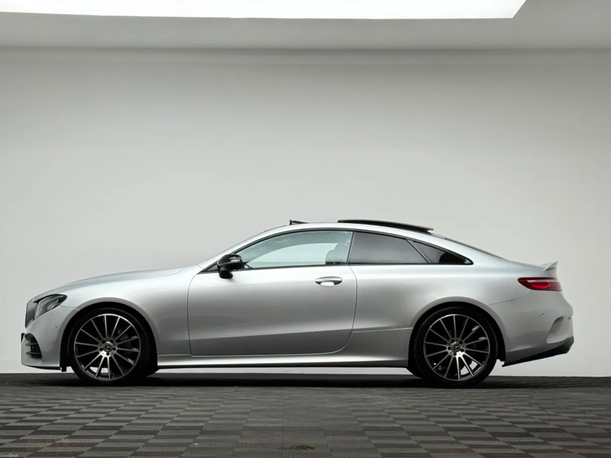 Mercedes-Benz E-Class E200 2.0 AUTO *PAN ROOF* - Image 4