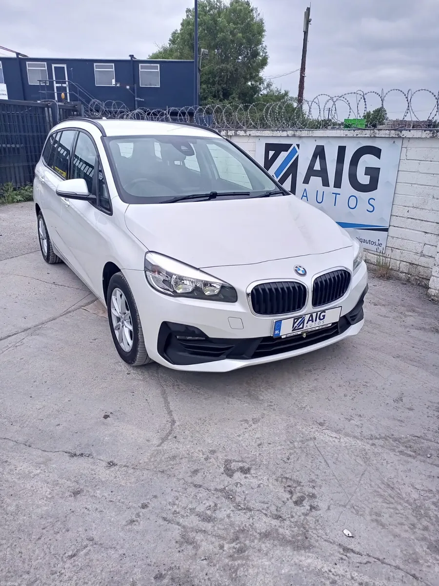 BMW 2 Series MPV 7 seats - Image 2