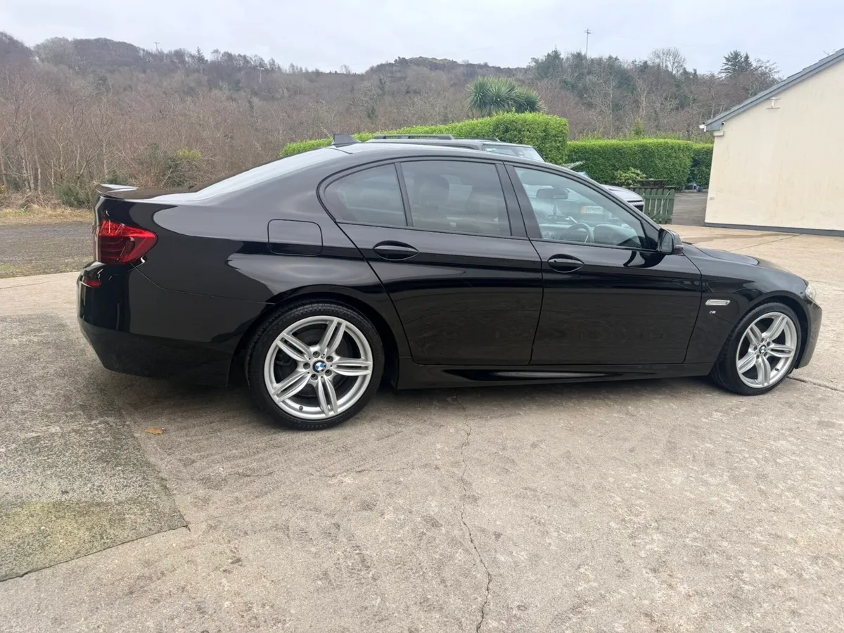 BMW 5 series - Image 1