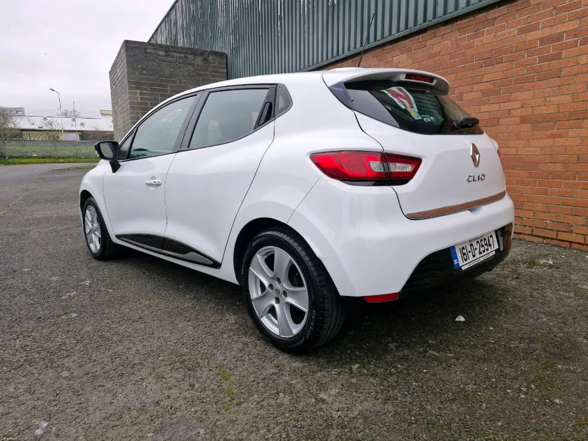 Renault clio 1.1 petrol 66kms - Image 3