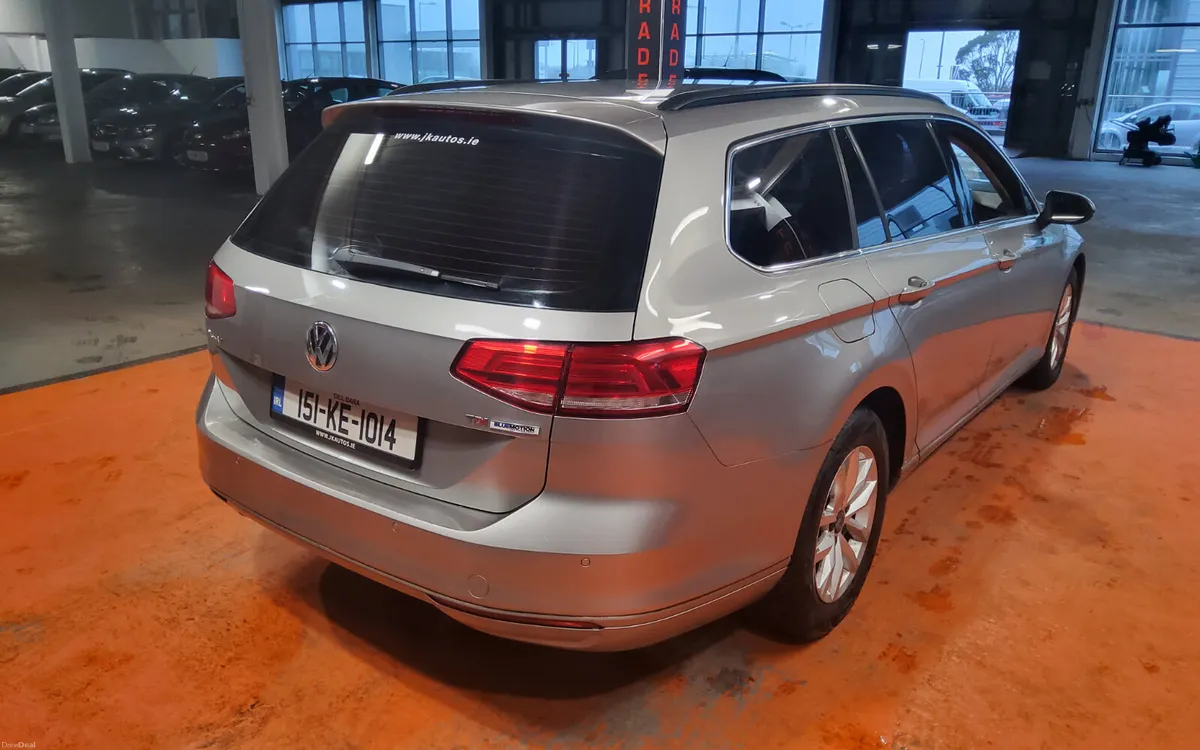Volkswagen Passat 2015 - Image 3