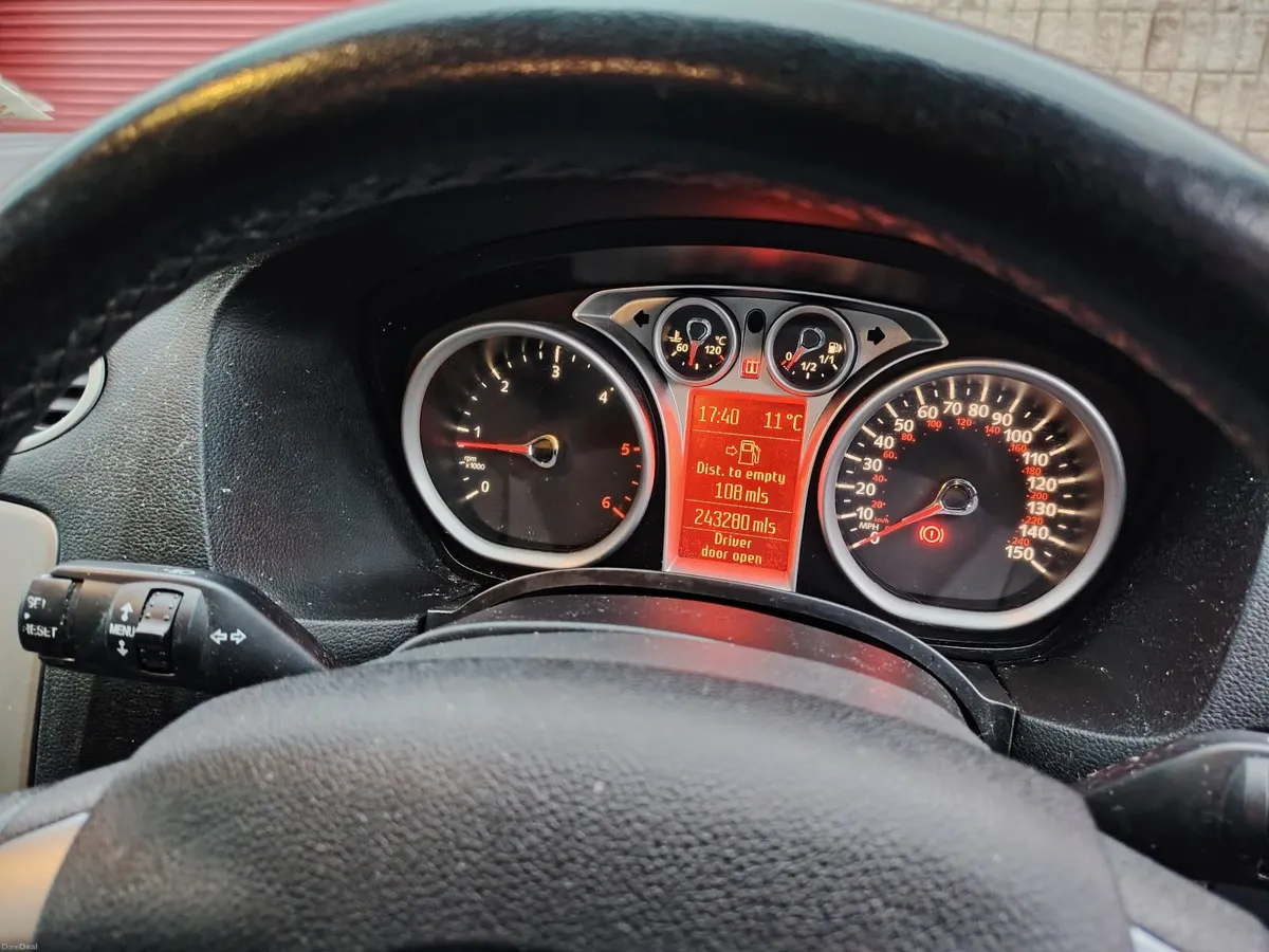 Ford Focus 2011 - Image 4