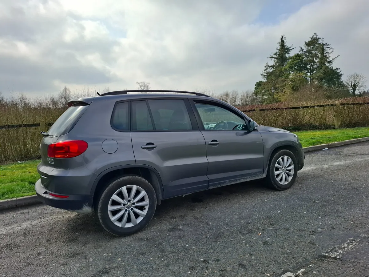 162 VOLKSWAGEN TIGUAN  ( ONLY 52,000km) - Image 1
