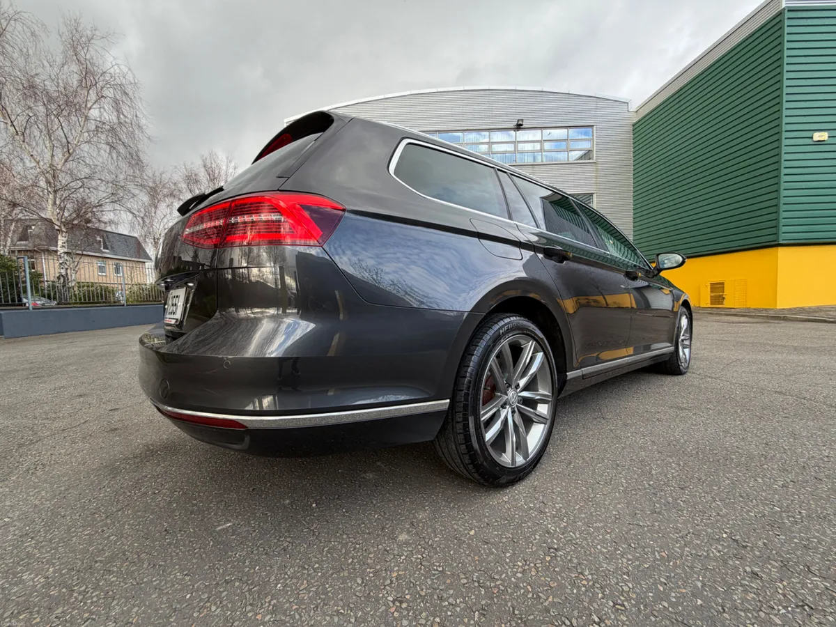 Volkswagen Passat GT DSG  2.0 TDI Touring - Image 4