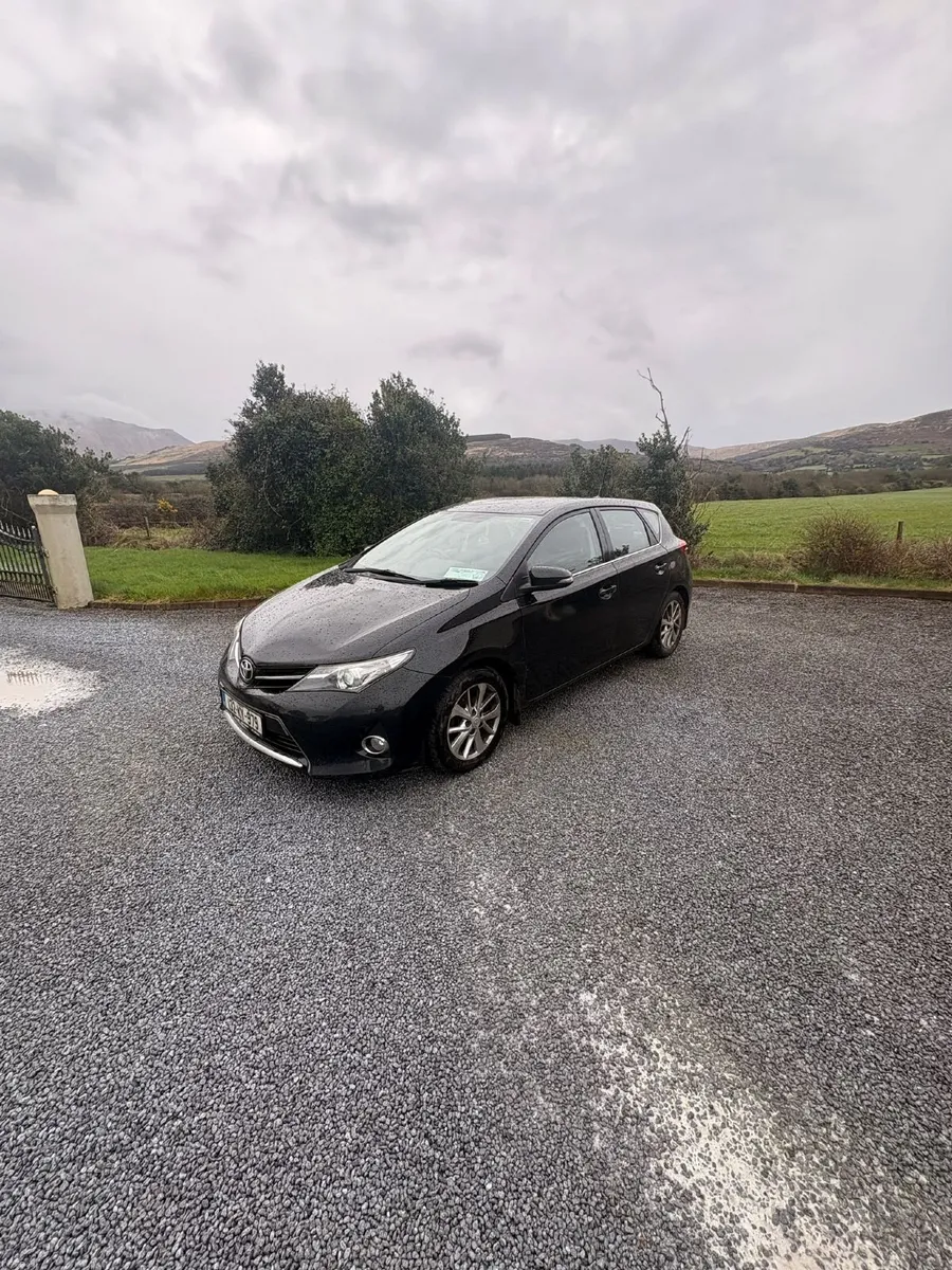 Toyota Auris 2013 - Image 1