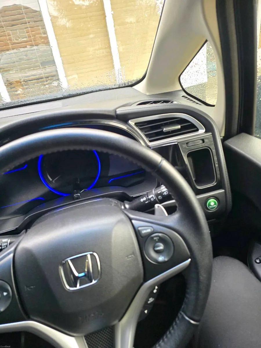 Honda Shuttle Hybrid Automatic low milleage 2017 - Image 4