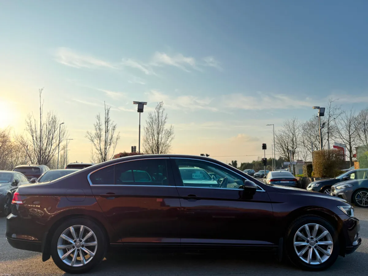 Volkswagen Passat 1.6 TDI SE BUSINESS BMT *LOW KMS - Image 4