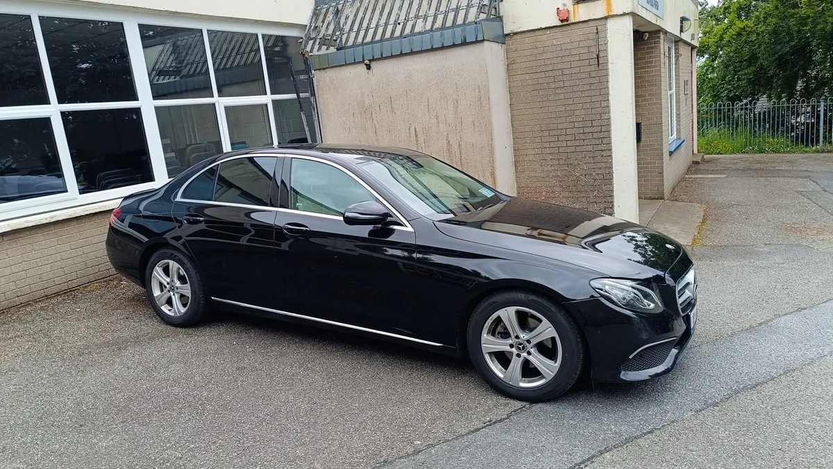 Mercedes Benz E220 - Image 4