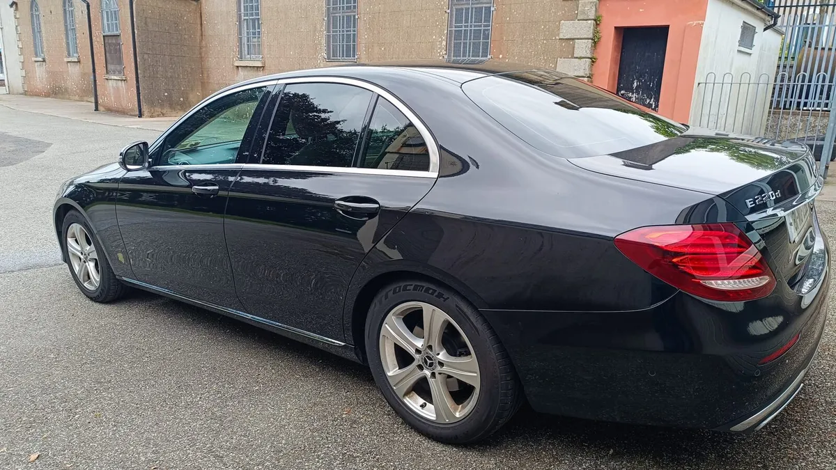 Mercedes Benz E220 - Image 5