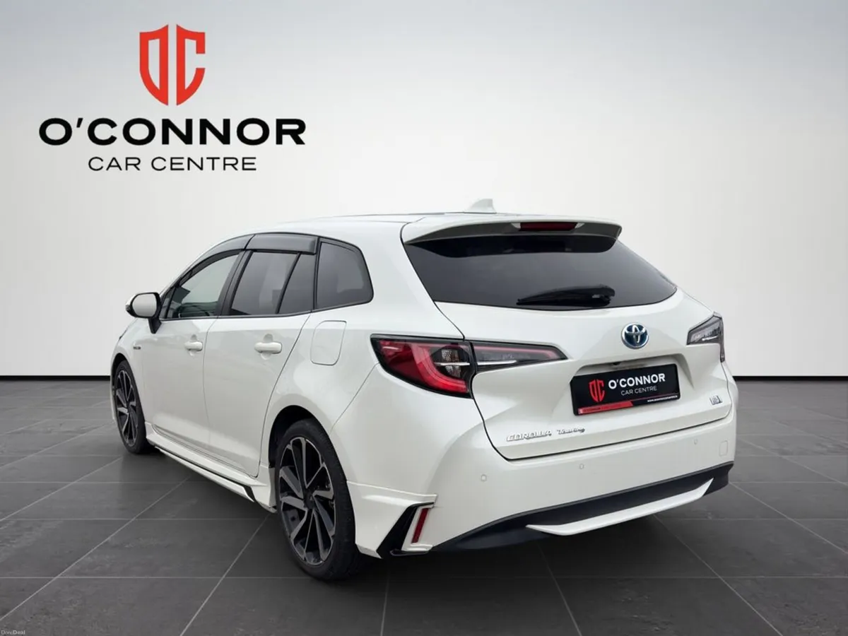 Toyota Corolla "Pearl white with plenty of life — - Image 4