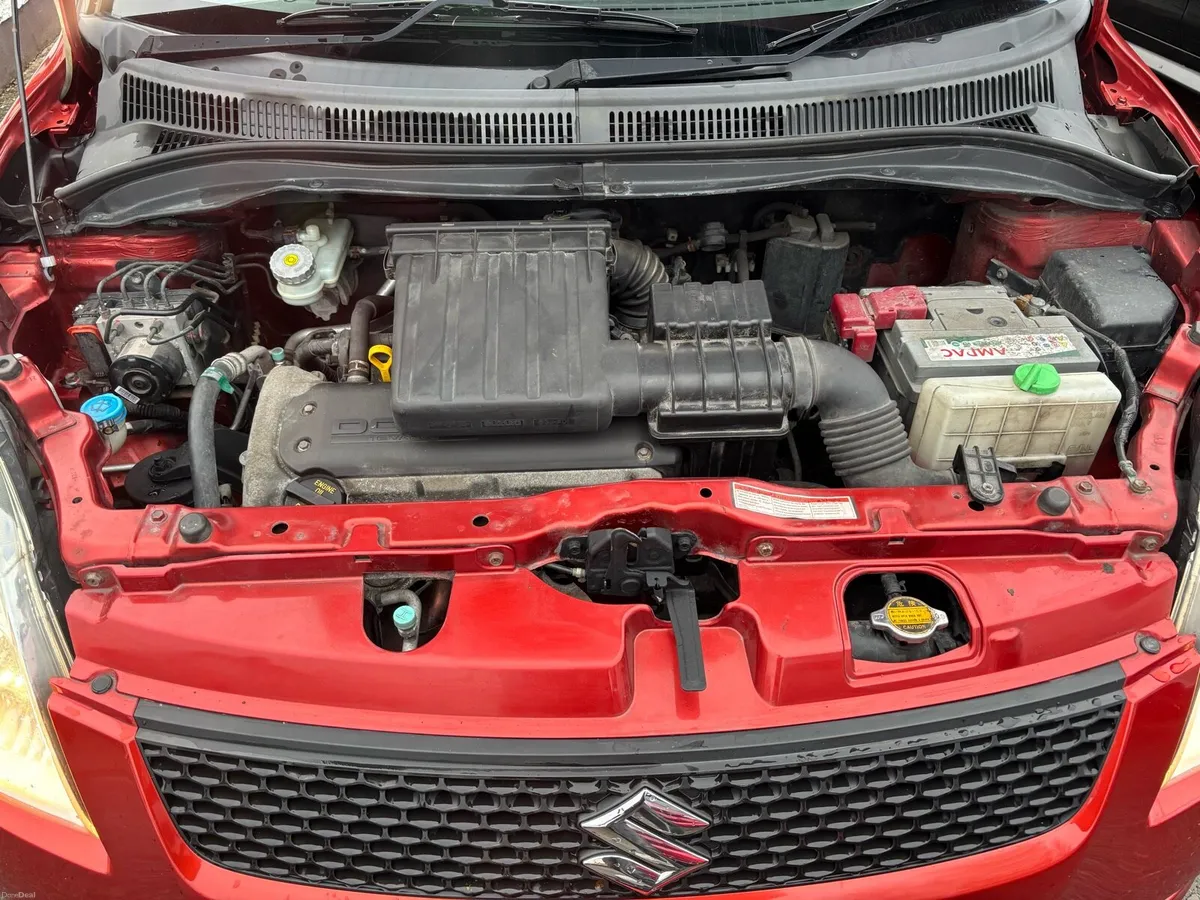 Suzuki swift 1.3 5 door - Image 4