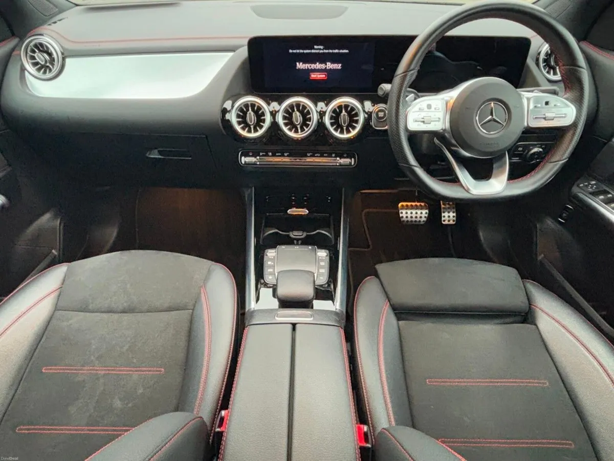 Mercedes-Benz EQA 250 AMG LINE - Image 2