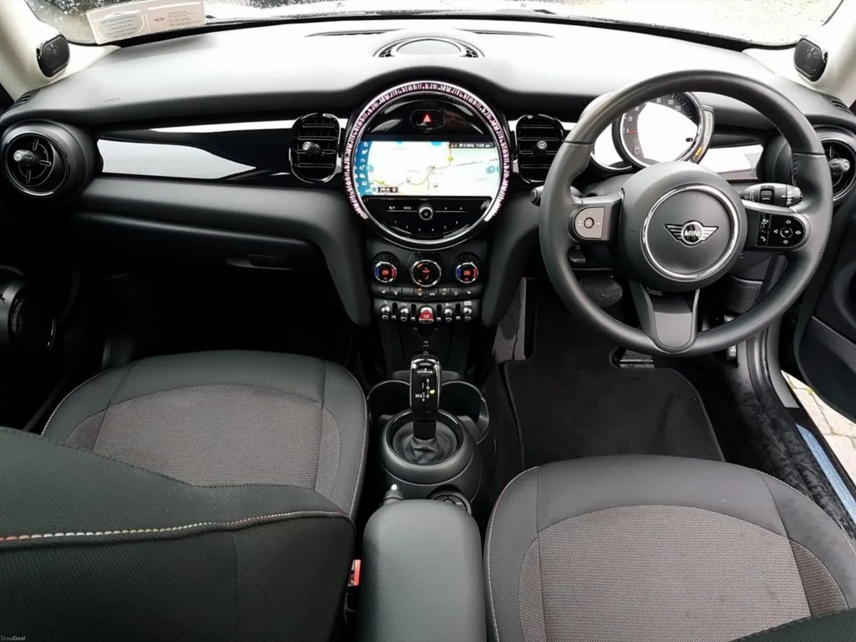 Mini Cooper Cooper Classic Auto - Image 4