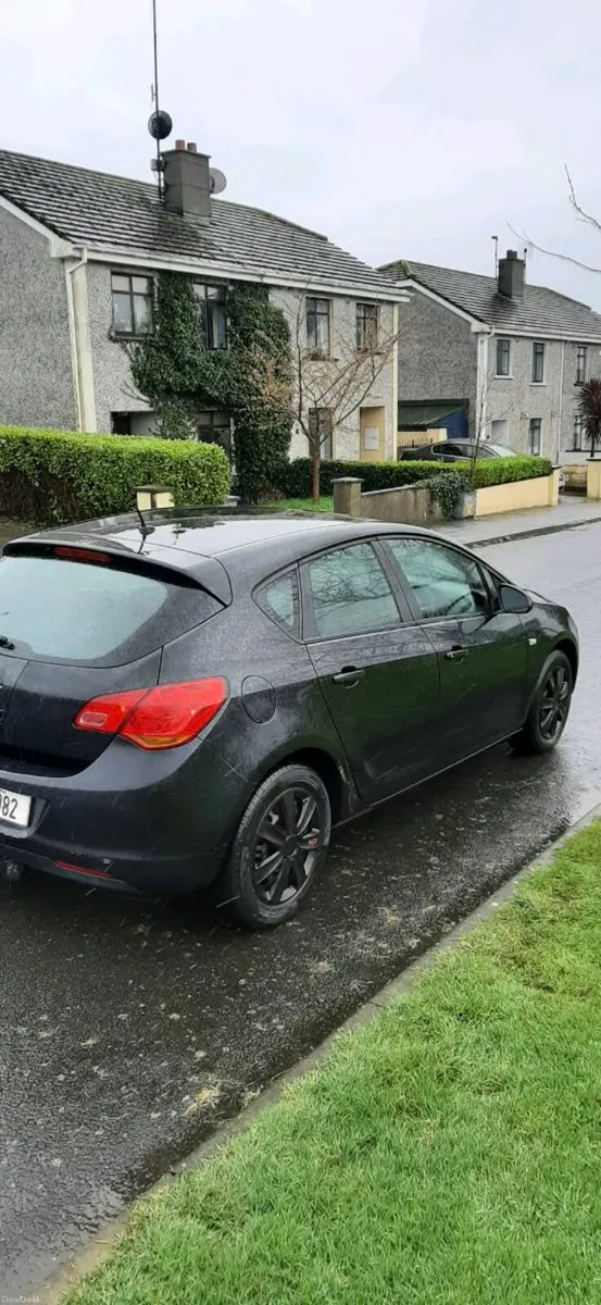 2012 opel Astra 1.4 petrol - Image 4