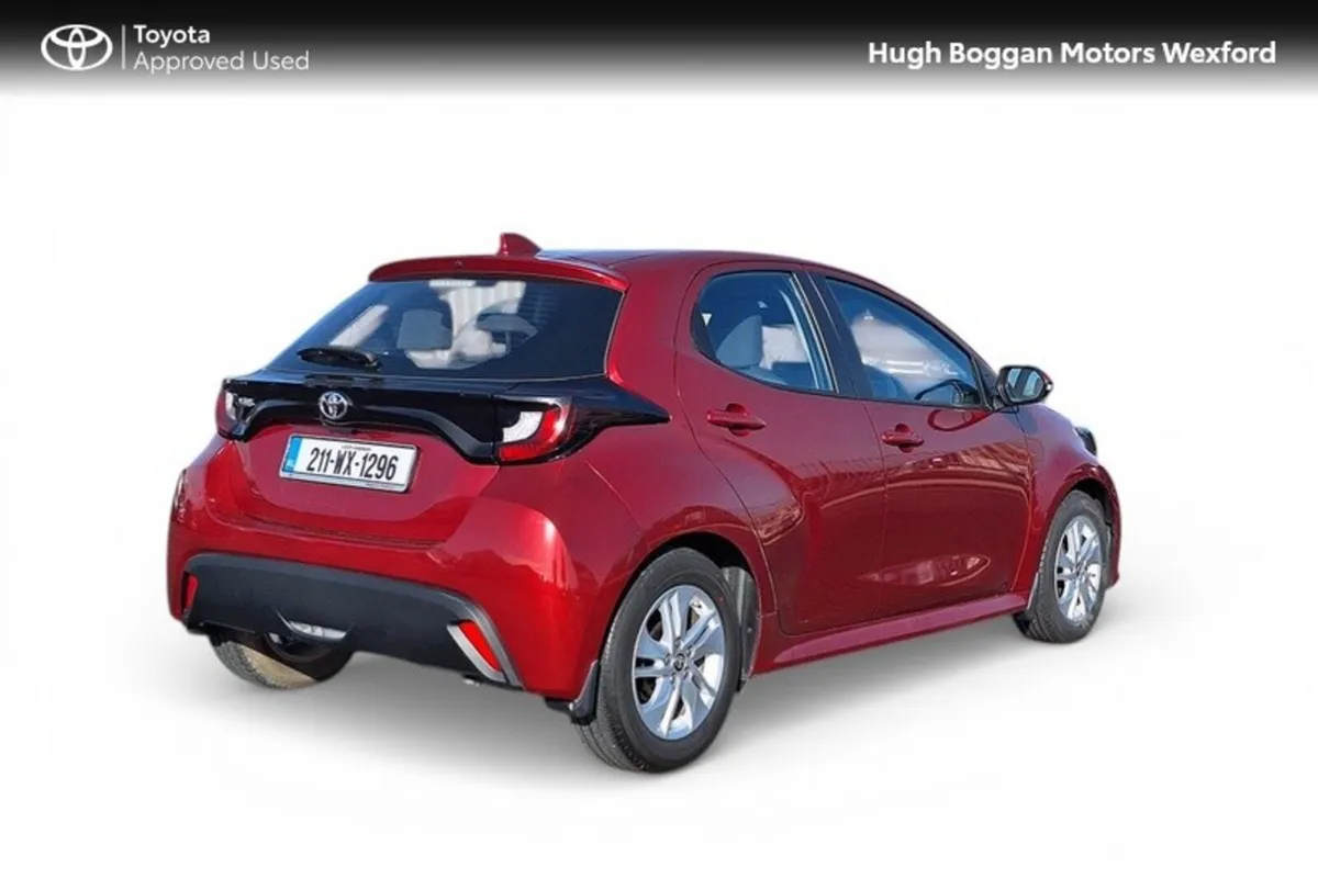 Toyota Yaris 1.0 LUNA,NICE LOW MILEAGE!! - Image 2