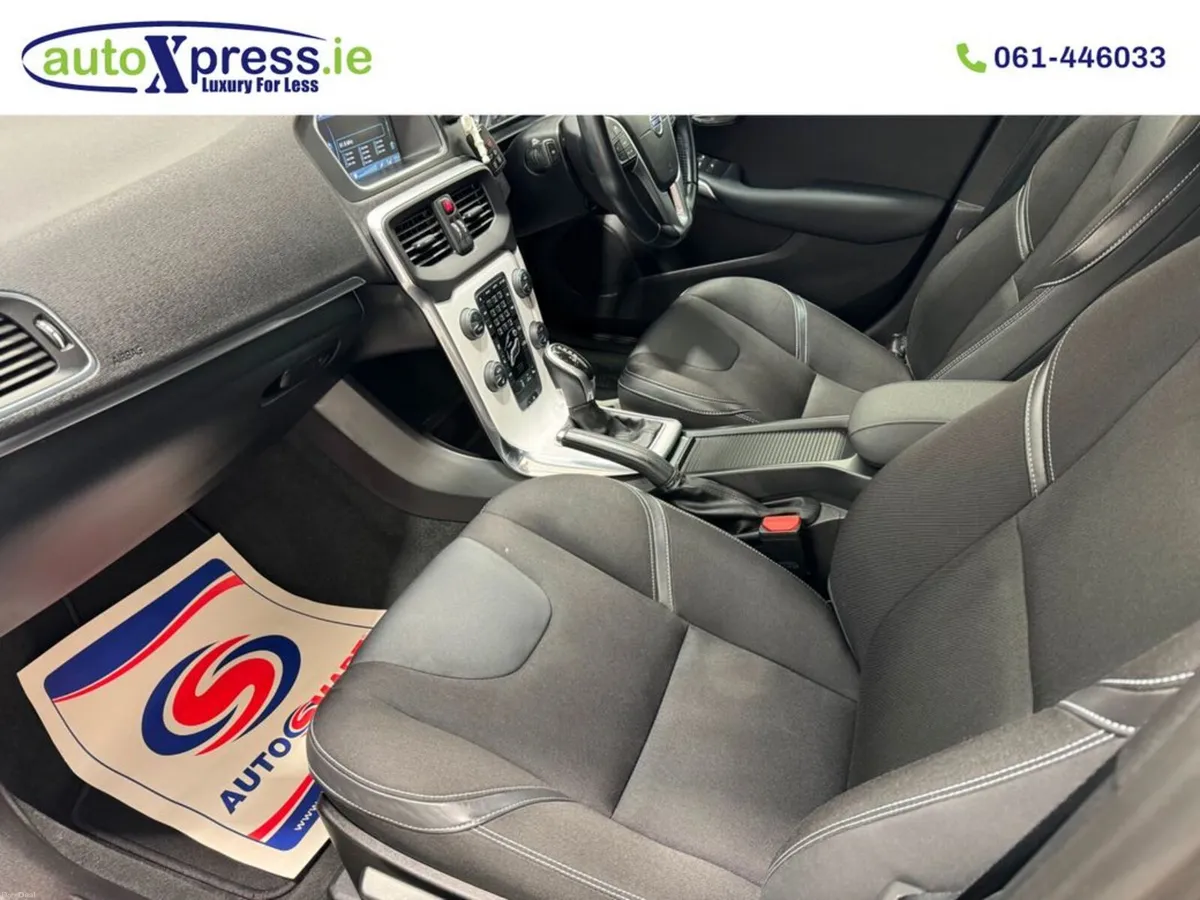 Volvo V40 1.6 T4 Automatic - Image 4