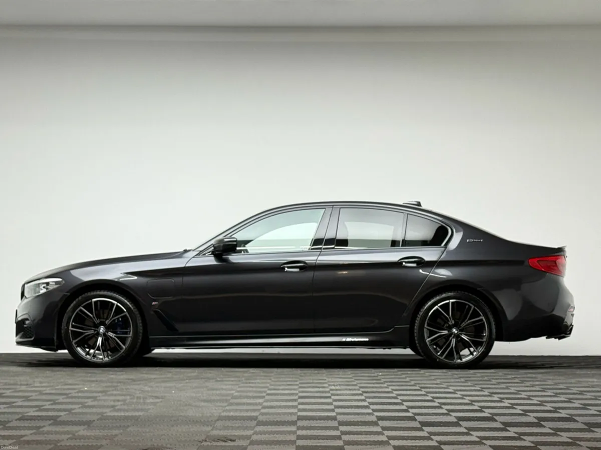 BMW 5-Series 530E M SPORT - Image 4