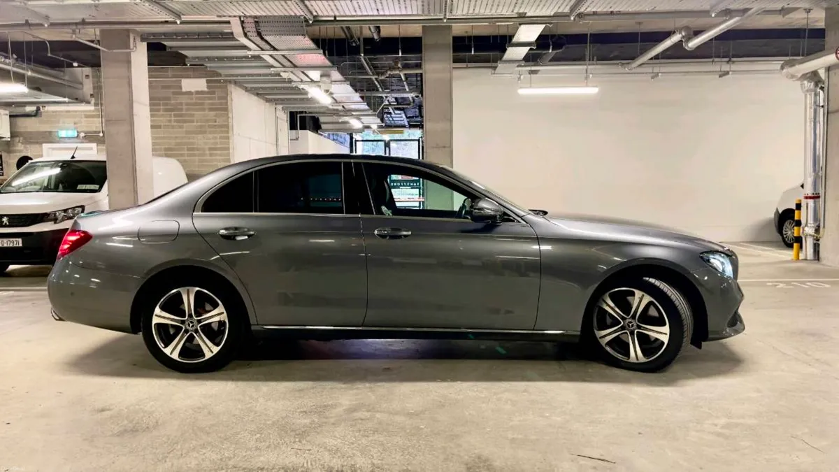 Mercedes Benz E220D - 2018 - Image 4