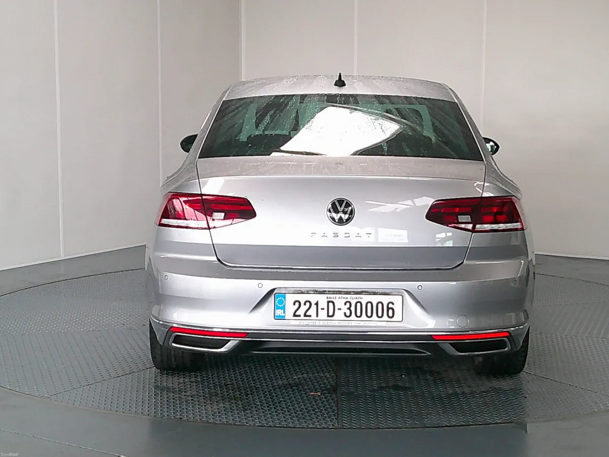Volkswagen Passat 2022 - Image 6