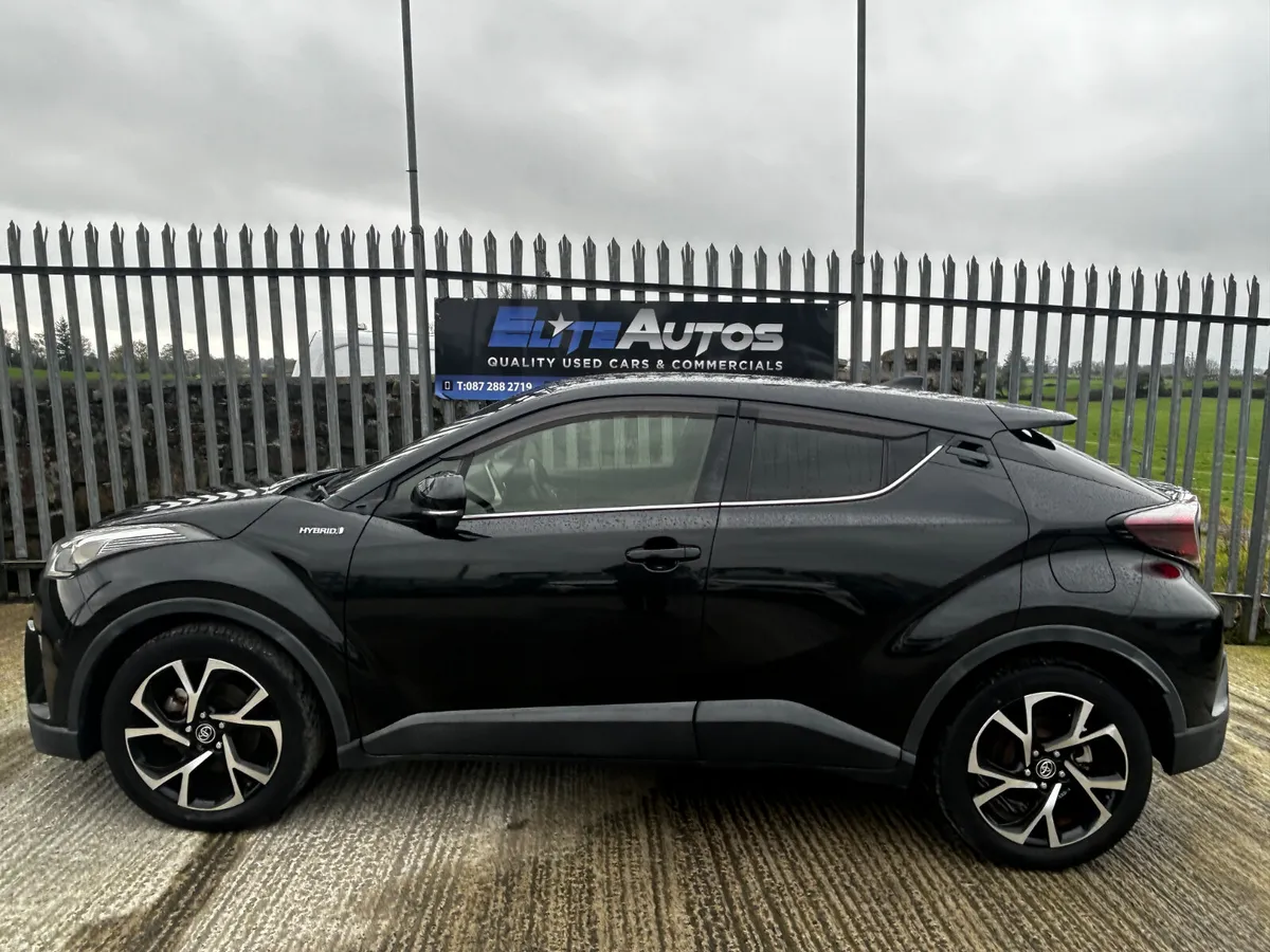 Toyota CH-R Luna Hybrid 2017 - Image 4