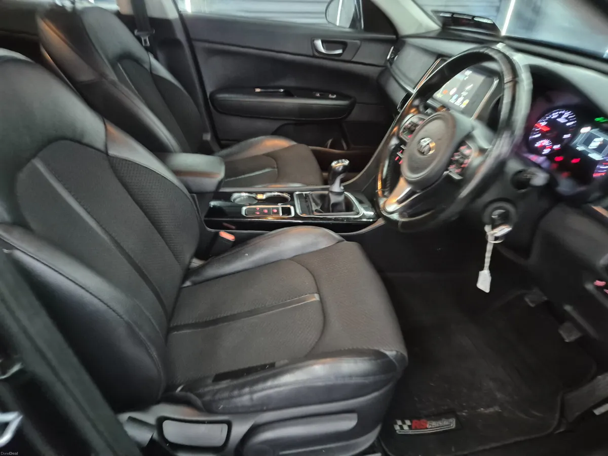 Kia Optima EX 4DR - Image 4