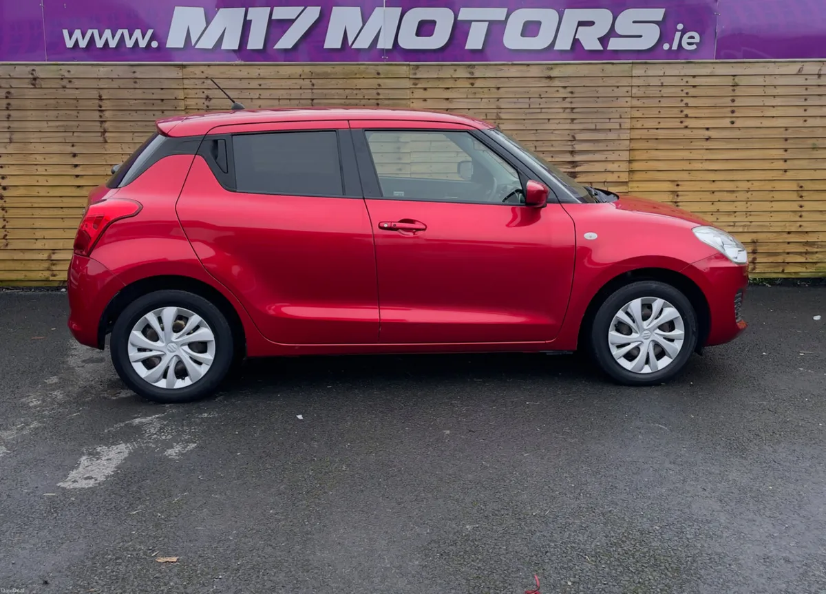 2017 Suzuki Swift, Auto - Image 2