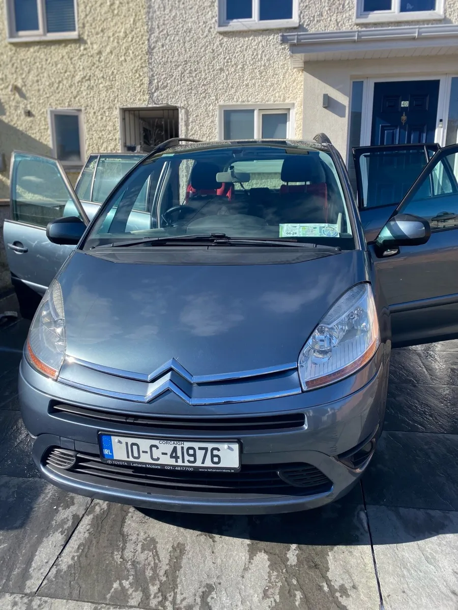 Citroen c4 hatchback 7 seater - Image 2