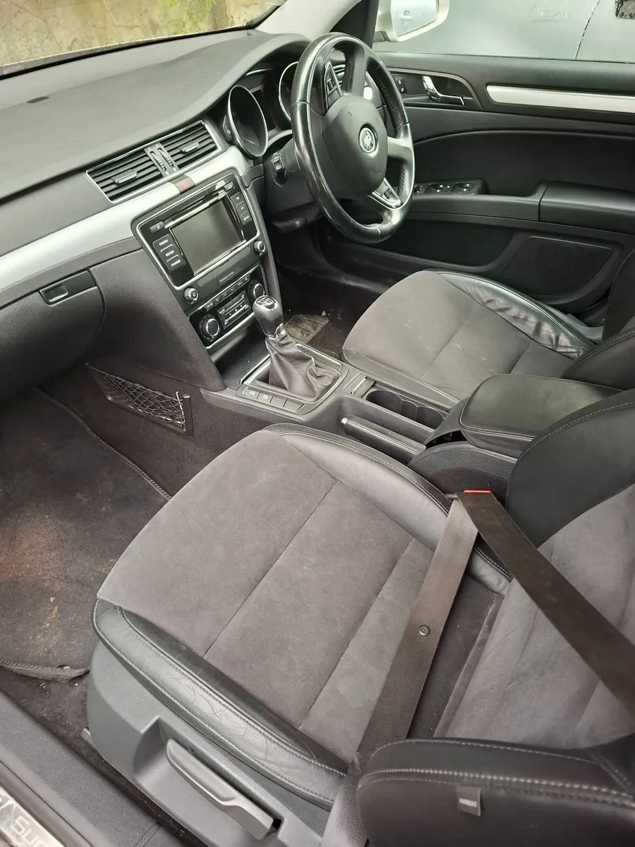 Skoda Superb 2013 - Image 3