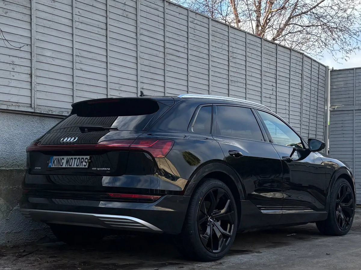 Audi e-tron 2021 TECHNIK 50 QUATTRO / 22" ALLOYS - Image 3