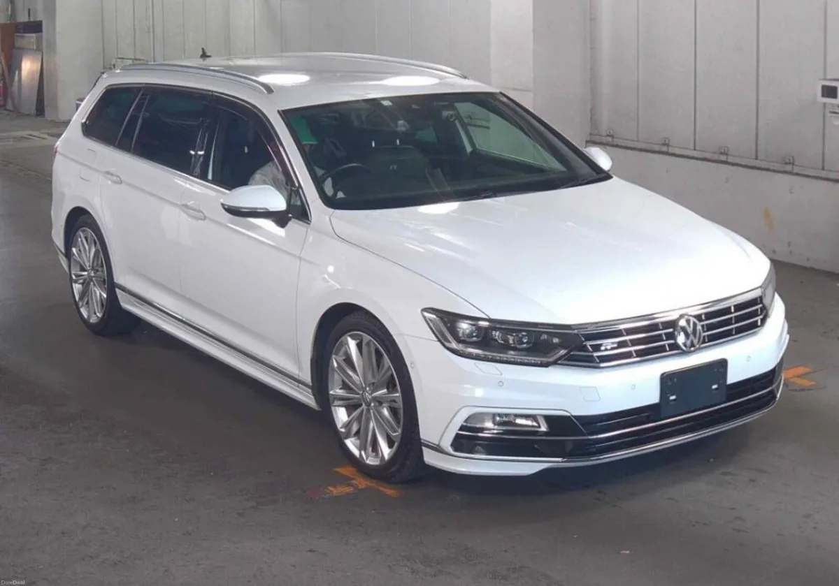 2019 Volkswagen Passat R-Line Wagon - Image 1