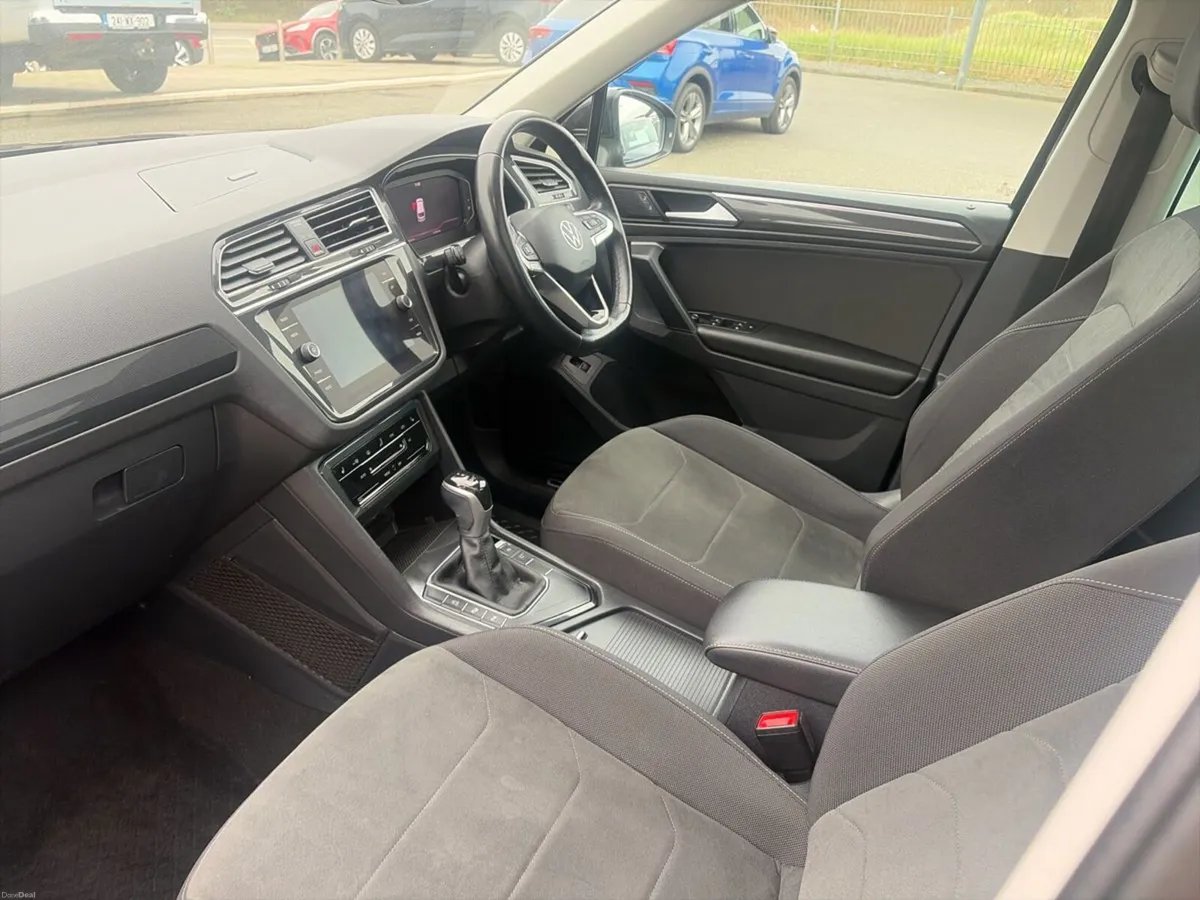 Volkswagen Tiguan ELEGANCE 2.0TDI 150HP DSG - Image 3