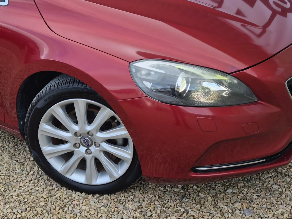 VOLVO V40 AUTO ONLY 42KMS - Image 2