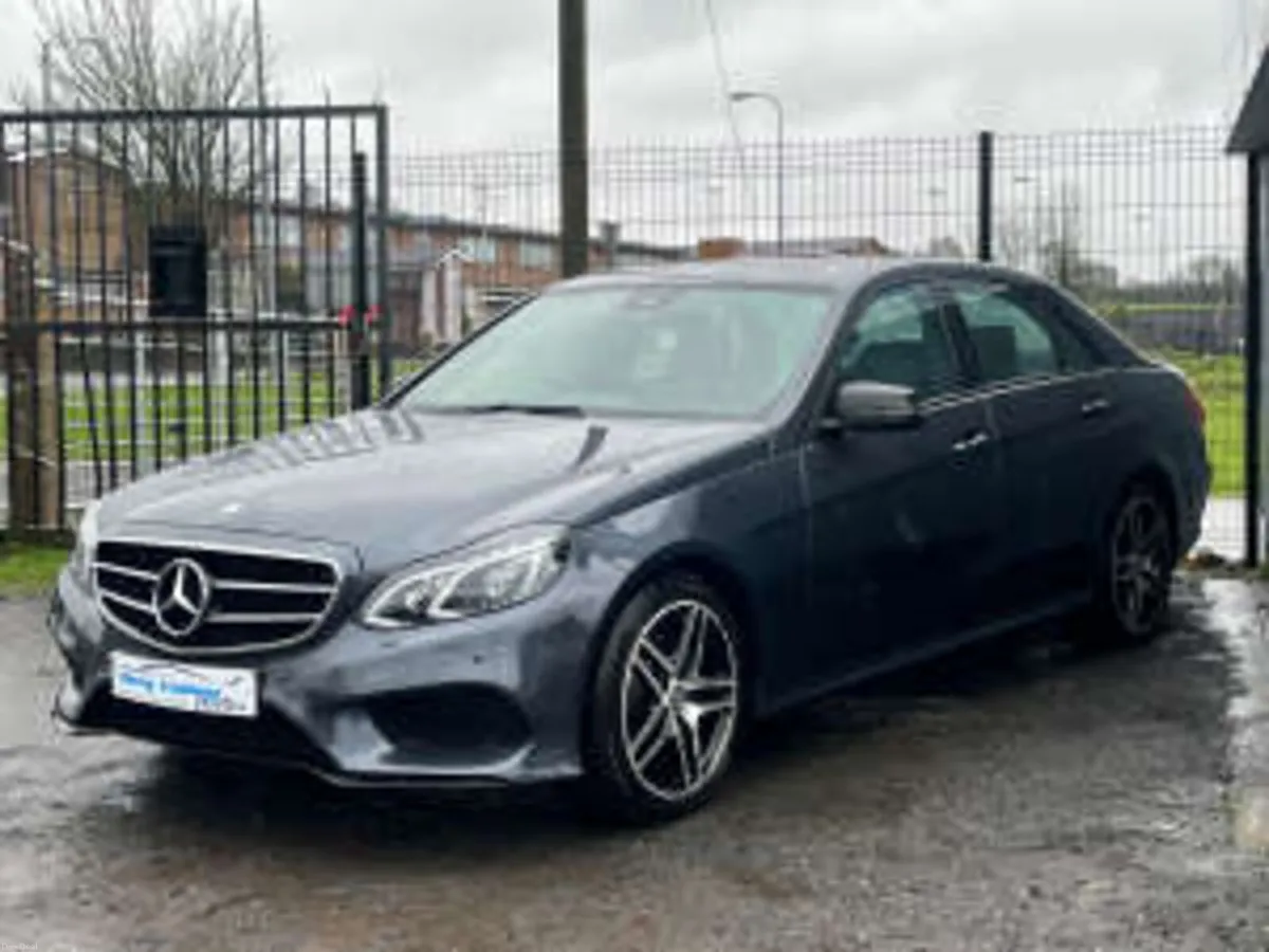 MERCEDES-BENZ E-CLASS 2.1 E220 AMG Night Edition - Image 3
