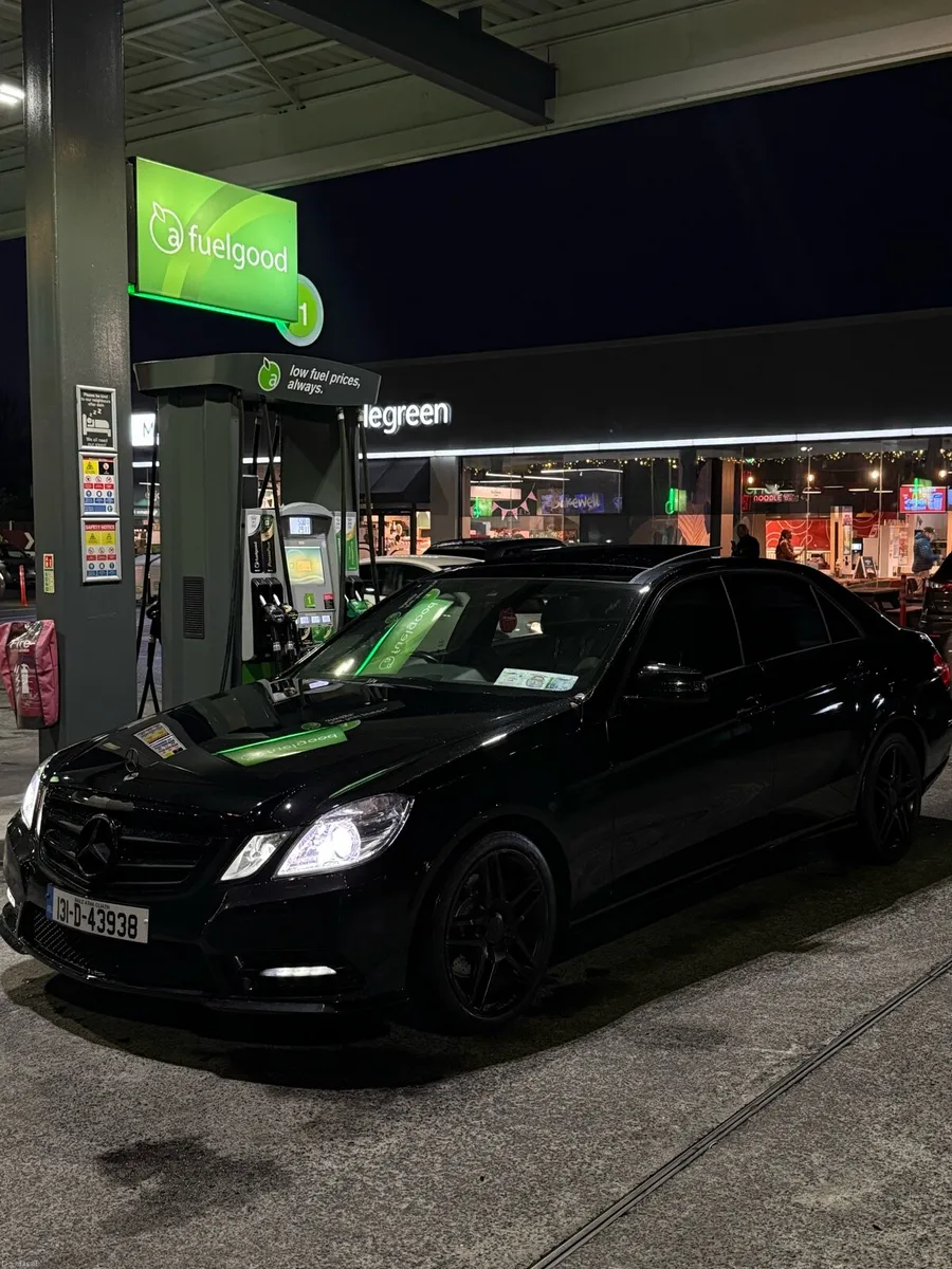 Mercedes Benz - Image 4