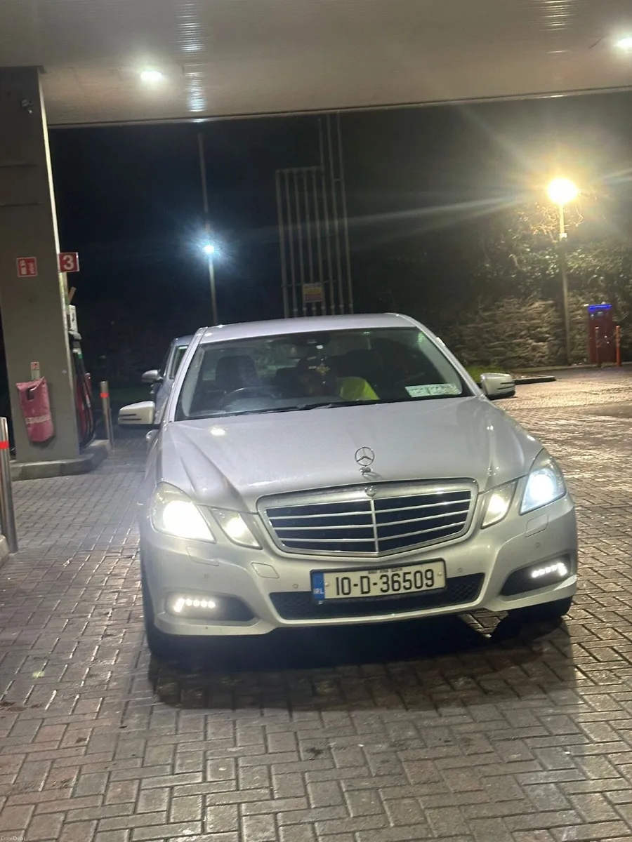 Mercedes-Benz E-Class 2010 due - Image 1