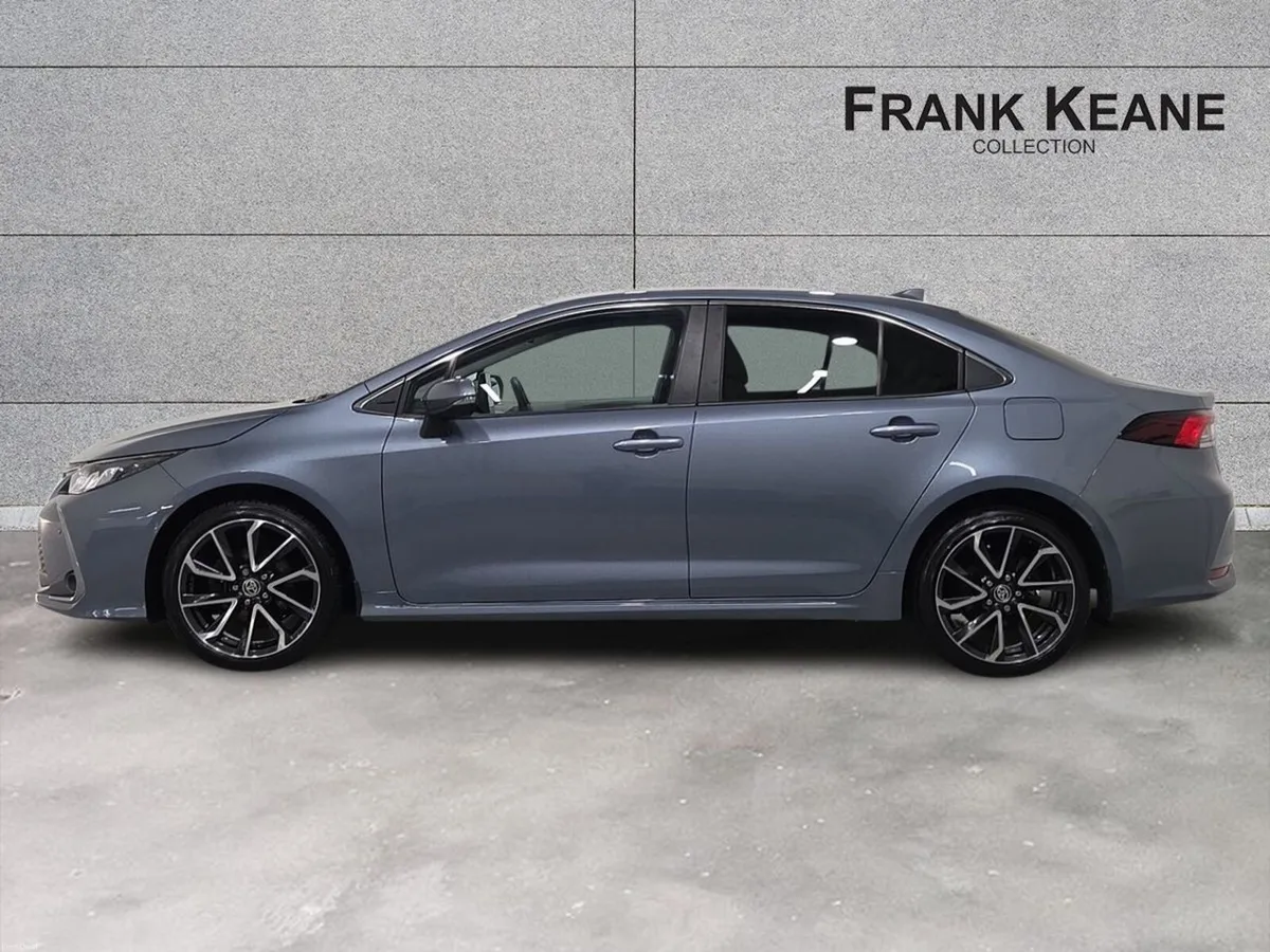 Toyota Corolla 1.8 Hybrid Sol Saloon - Image 4