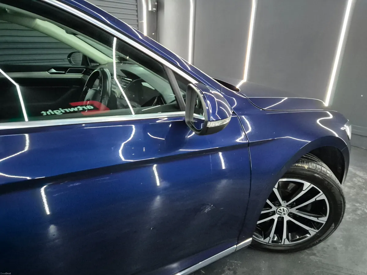 Volkswagen Passat HIGHLINE 1.6 TDI MANUAL 6SPEED F - Image 4