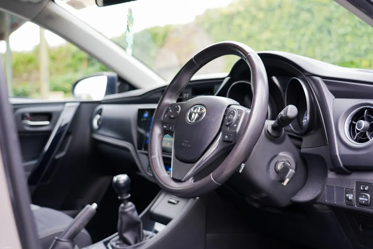 2016 Toyota Auris Manual 1.4 Diesel - Image 4