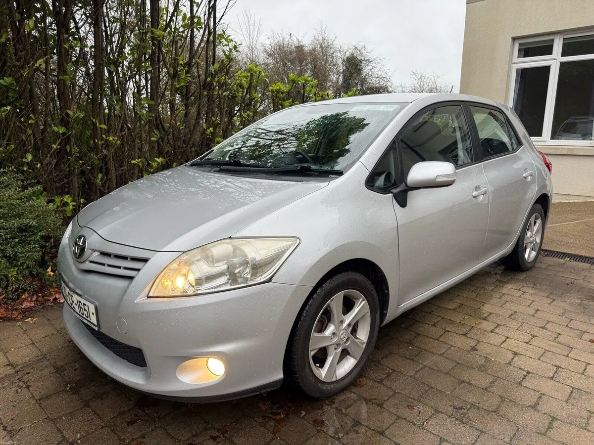 Toyota Auris Automatic - Image 2