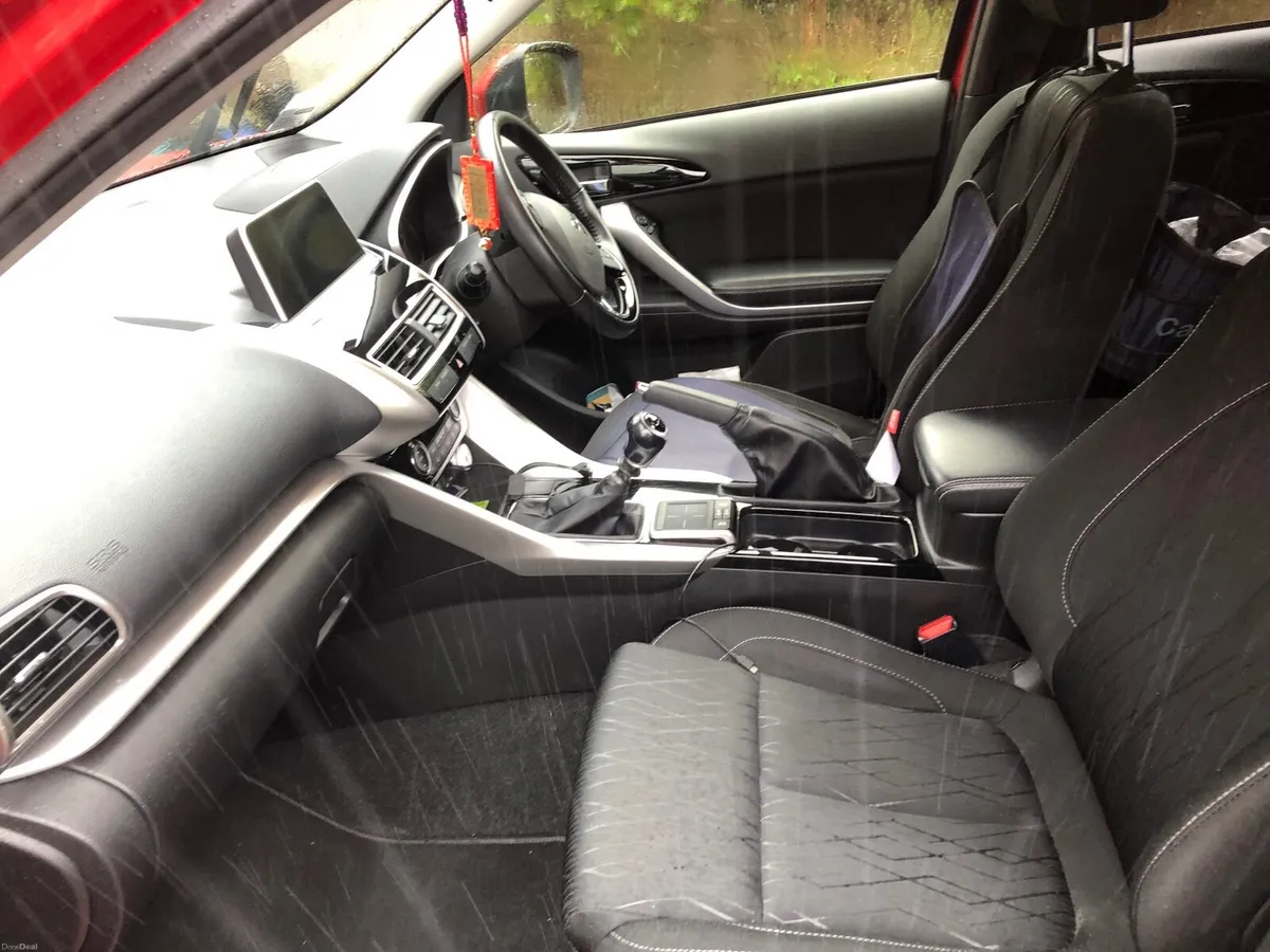 Mitsubishi Eclipse Cross 2018 - Image 4