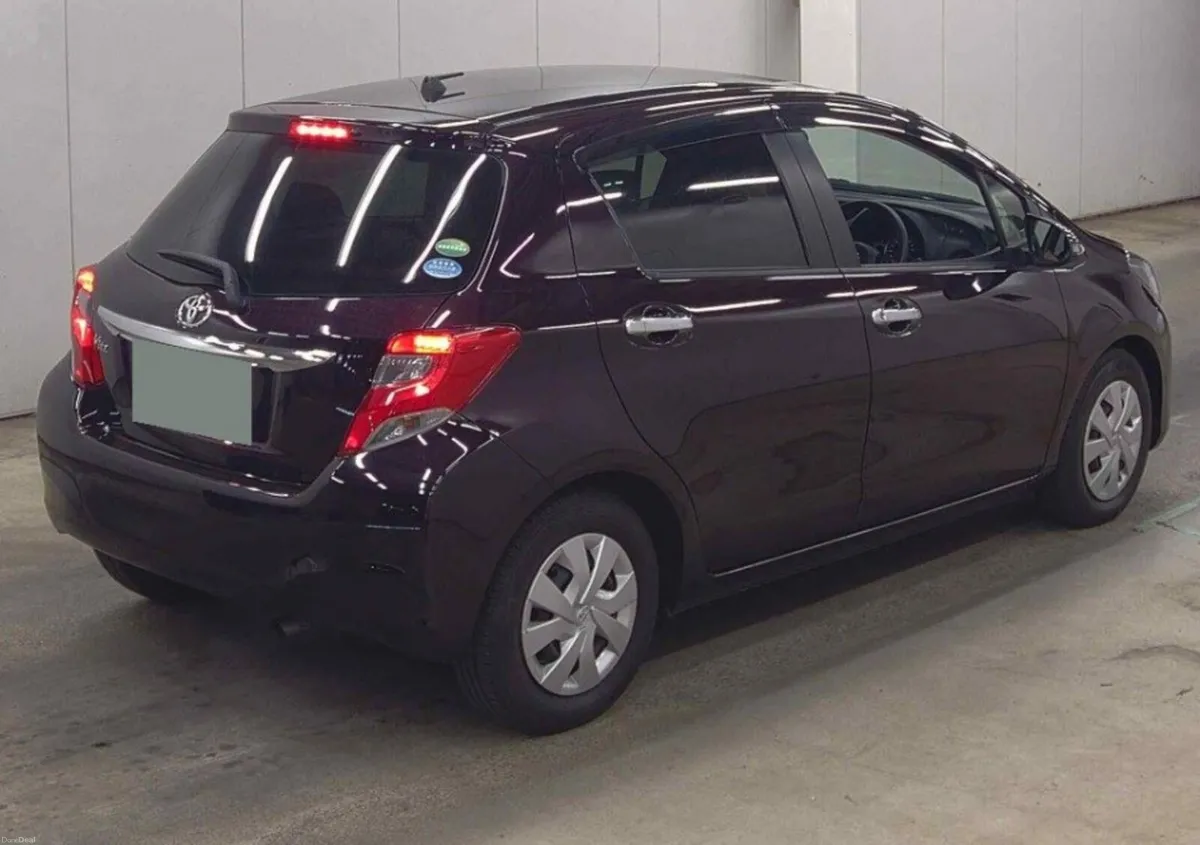 2016 Toyota Yaris Vitz - Image 3