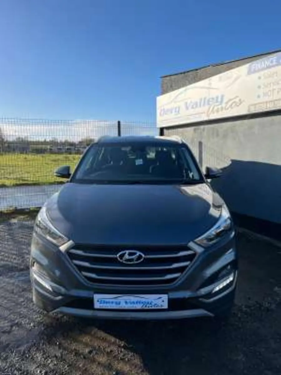 HYUNDAI TUCSON 1.7 Tucson SE Nav Blue Drive - Image 2