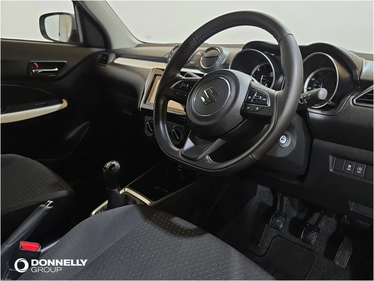 Suzuki Swift Hatchback SZ-L - Image 4