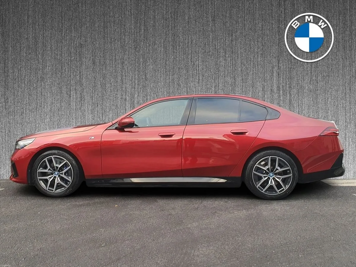 BMW i5 eDrive40 M Sport Saloon - Image 3