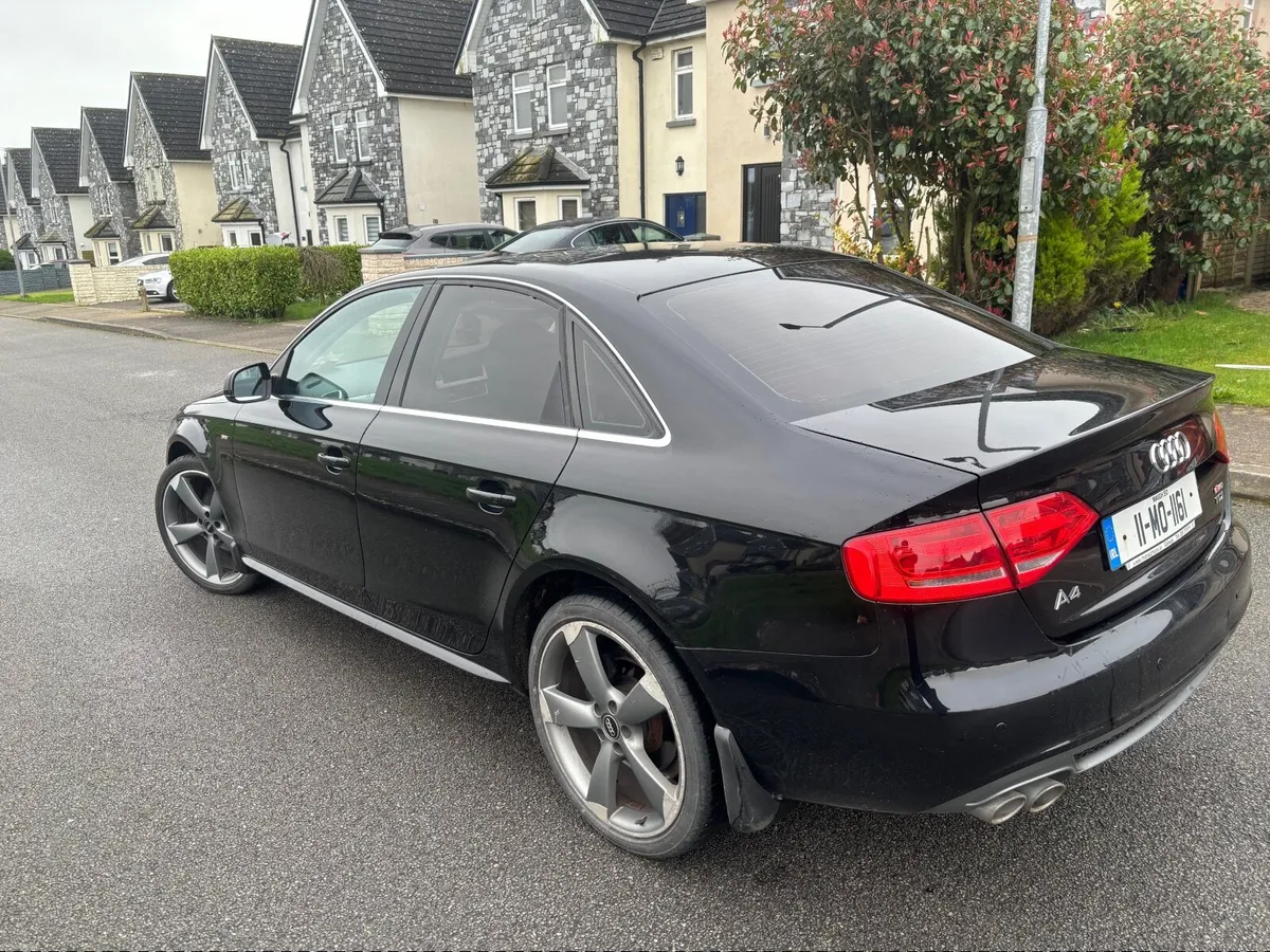 2011 Audi A4 2.0 TDI 143 bhp 6 speed s line model - Image 4