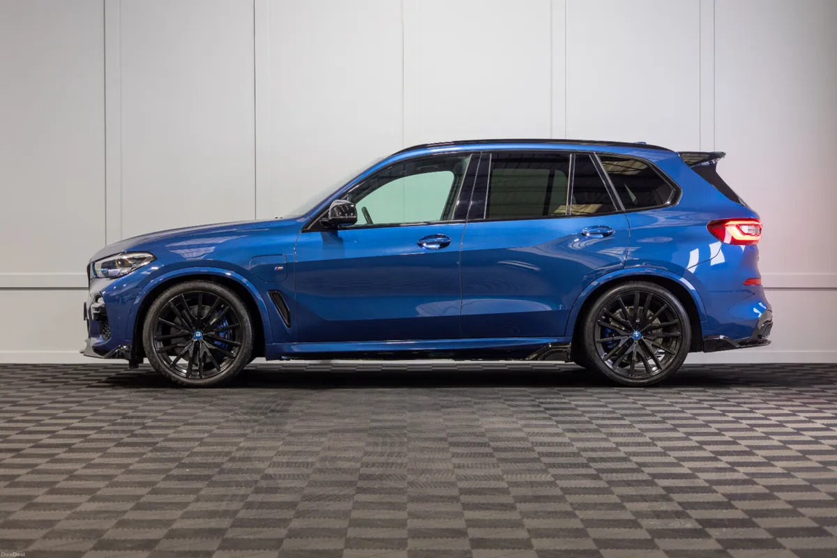 2021 BMW X5 X-Drive 45e M-Sport - Image 3