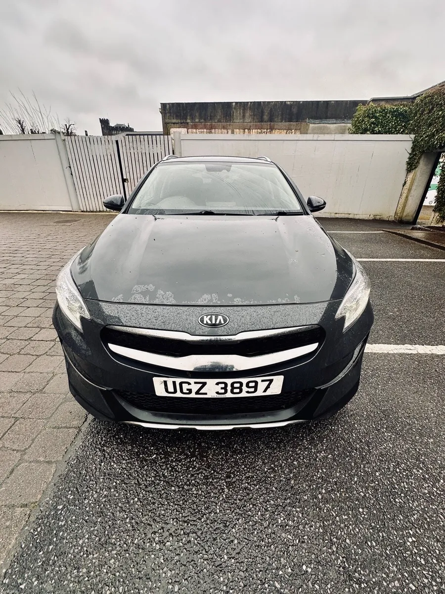 Hybrid Kia XCEED 1 owner 2021 - Image 4